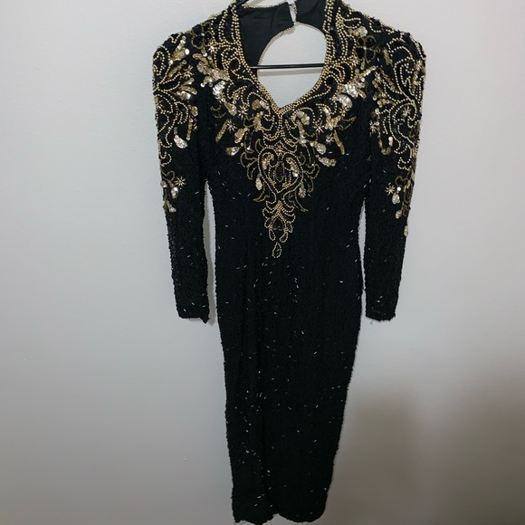 Women’s Dress - Picture 2 of 3